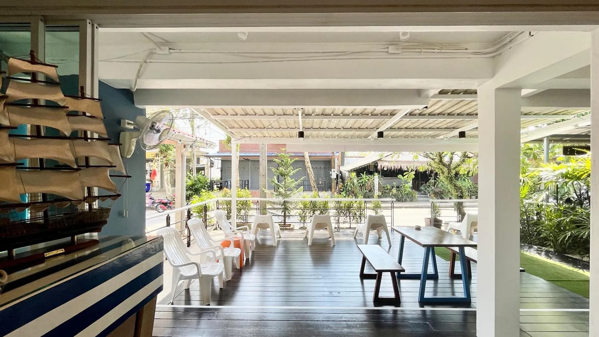 Nautical Home & Seashell House B&B Khao Lak