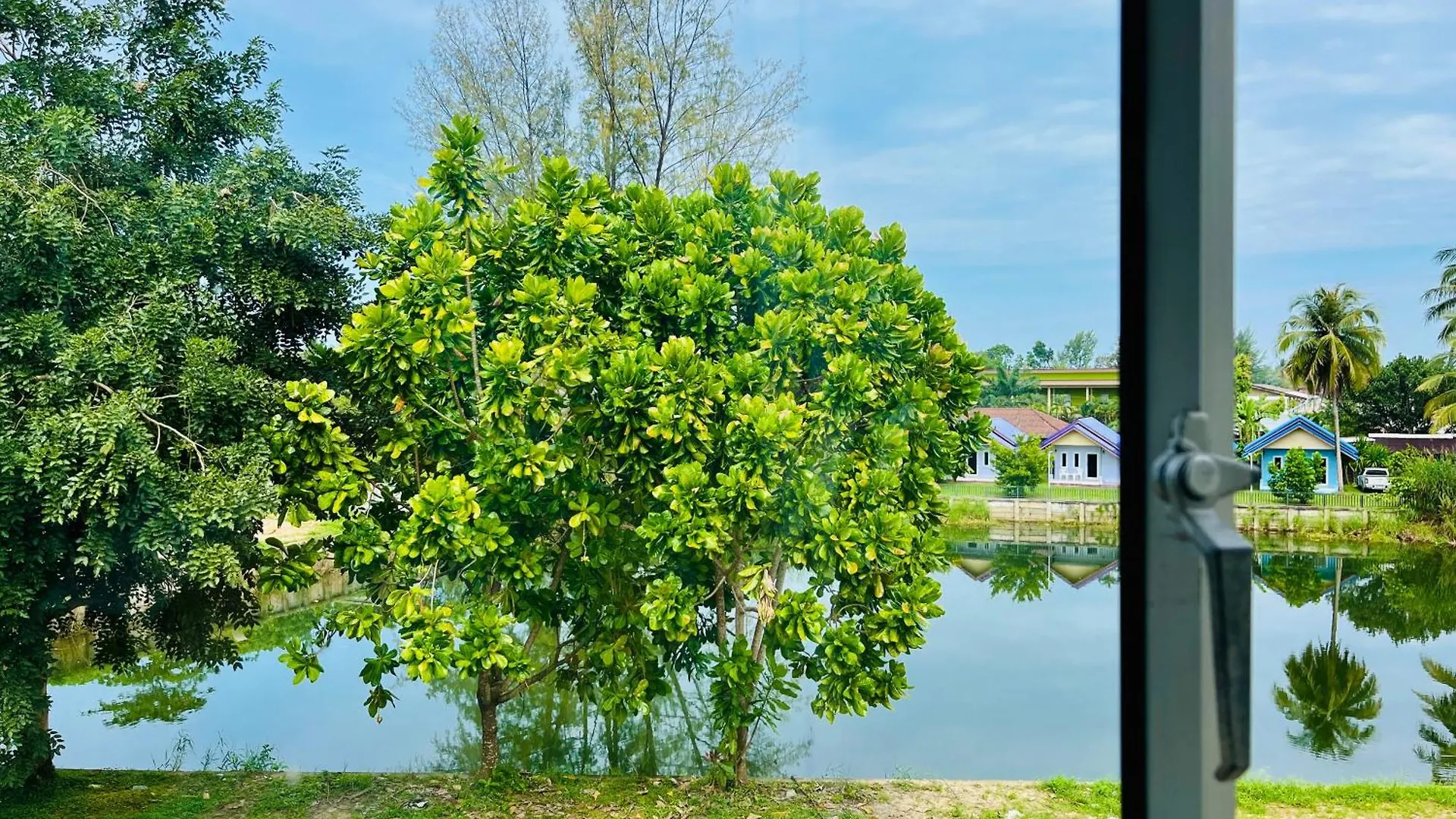 Nautical Home & Seashell House B&B Khao Lak Thailandia