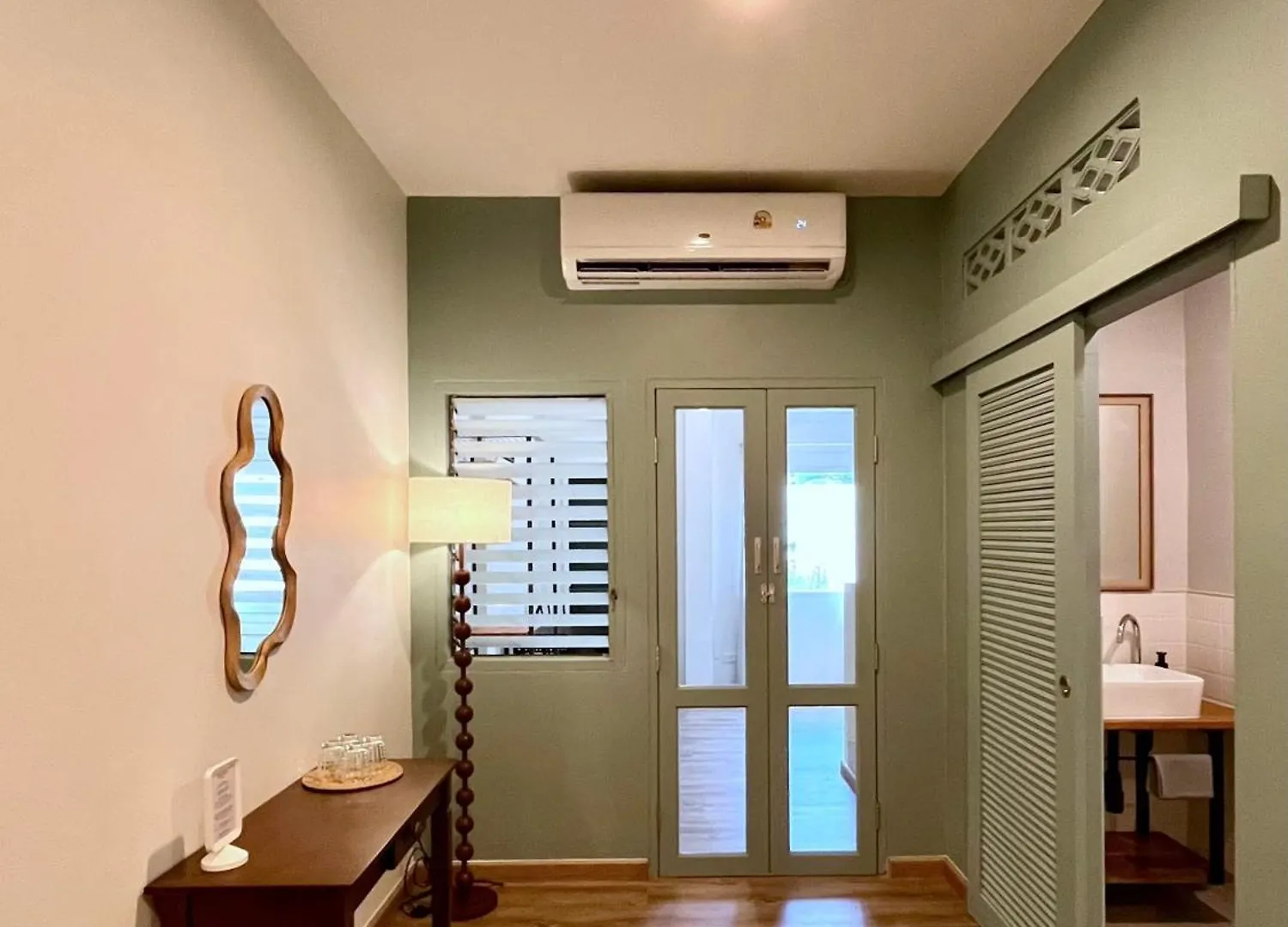 Nautical Home & Seashell House B&B Khao Lak